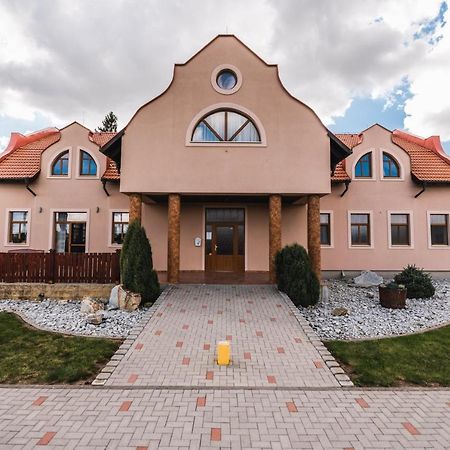 Motel Ard Sarovce 외부 사진