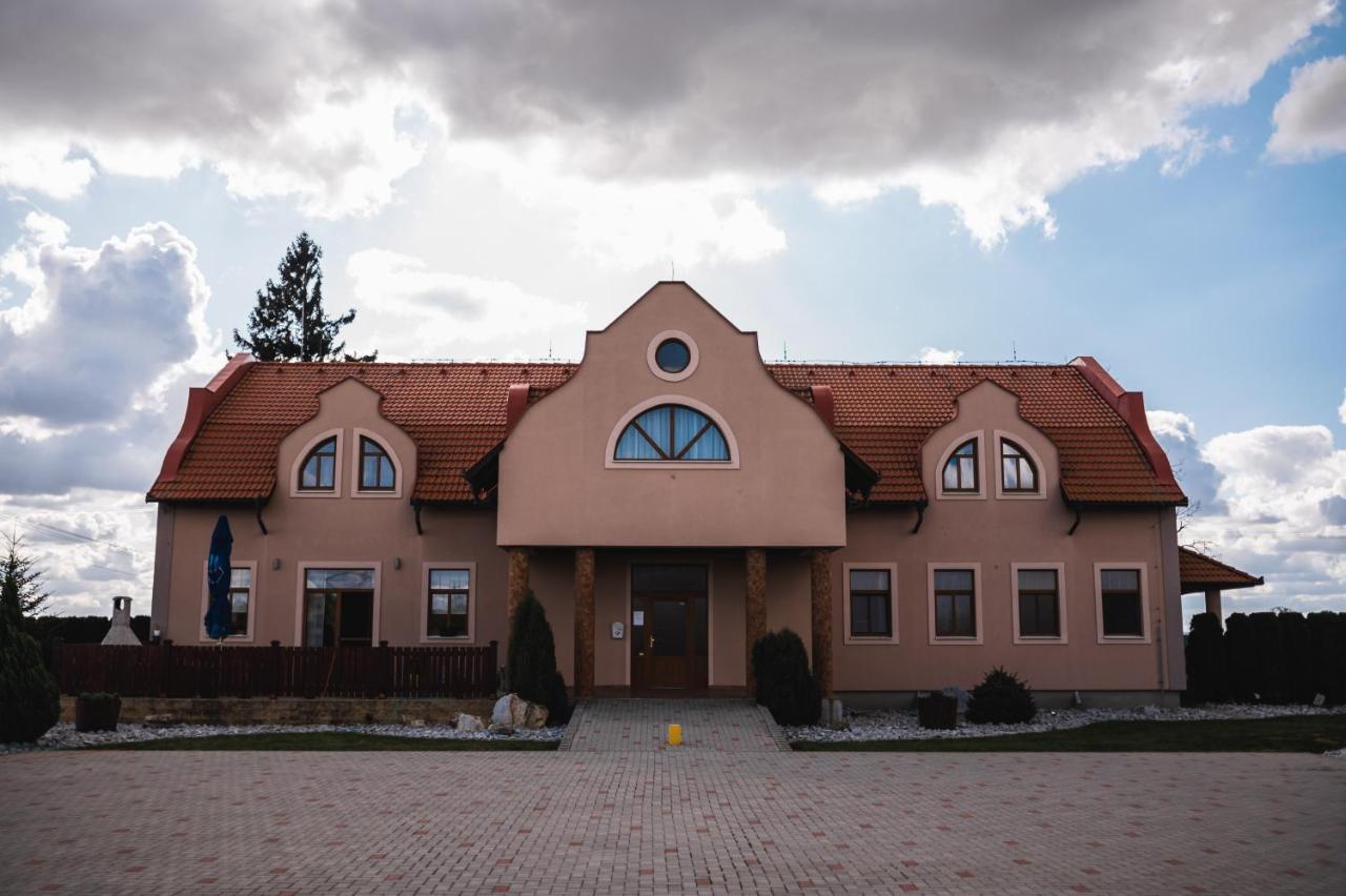 Motel Ard Sarovce 외부 사진